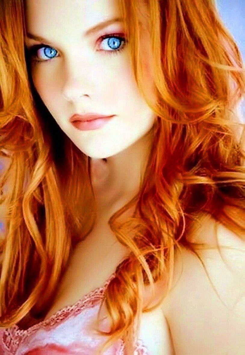 Eve Elphi red hair