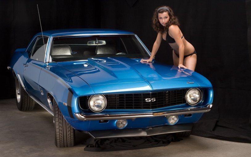 Chevrolet Chevelle SS Girls