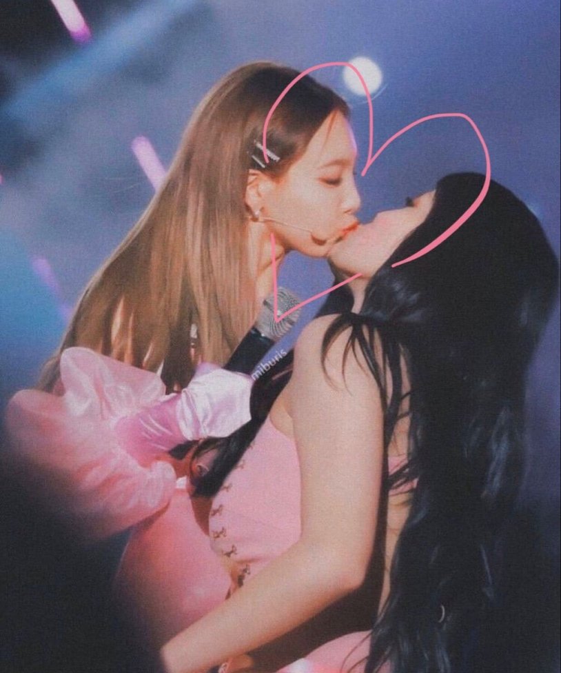 Twice Nayeon and Momo Kiss