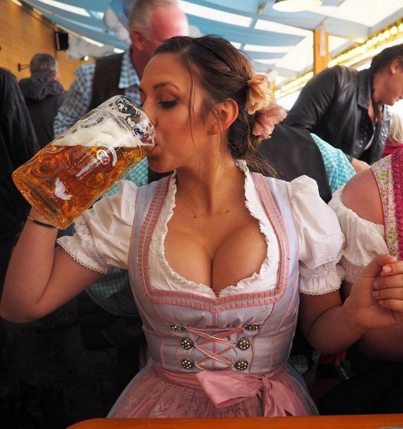 Octoberfest 2018 Girls in Munich