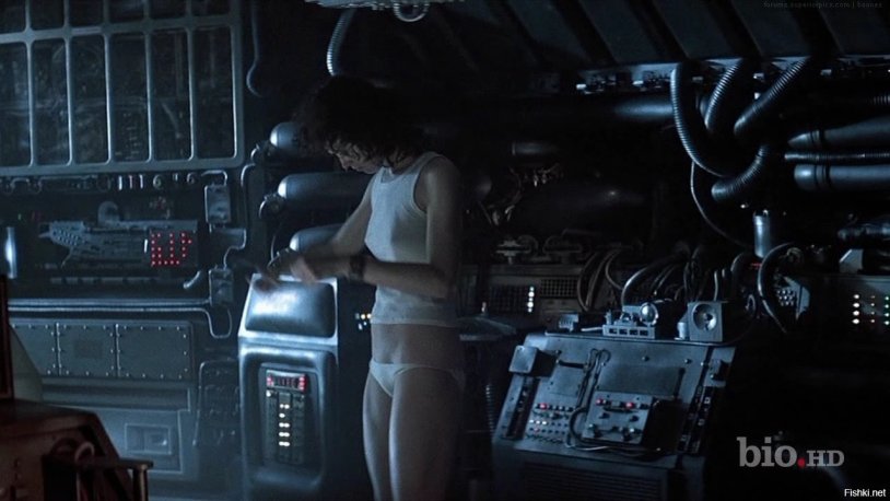 Ellen Ripley in underwear