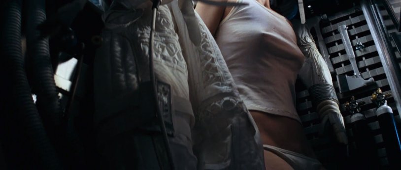 Alien scene with Sigurni Weaver