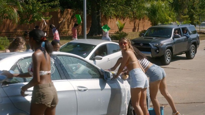 Hannah Kepple & Selah Austria Lesbian Kiss from ‘Cobra Kai’