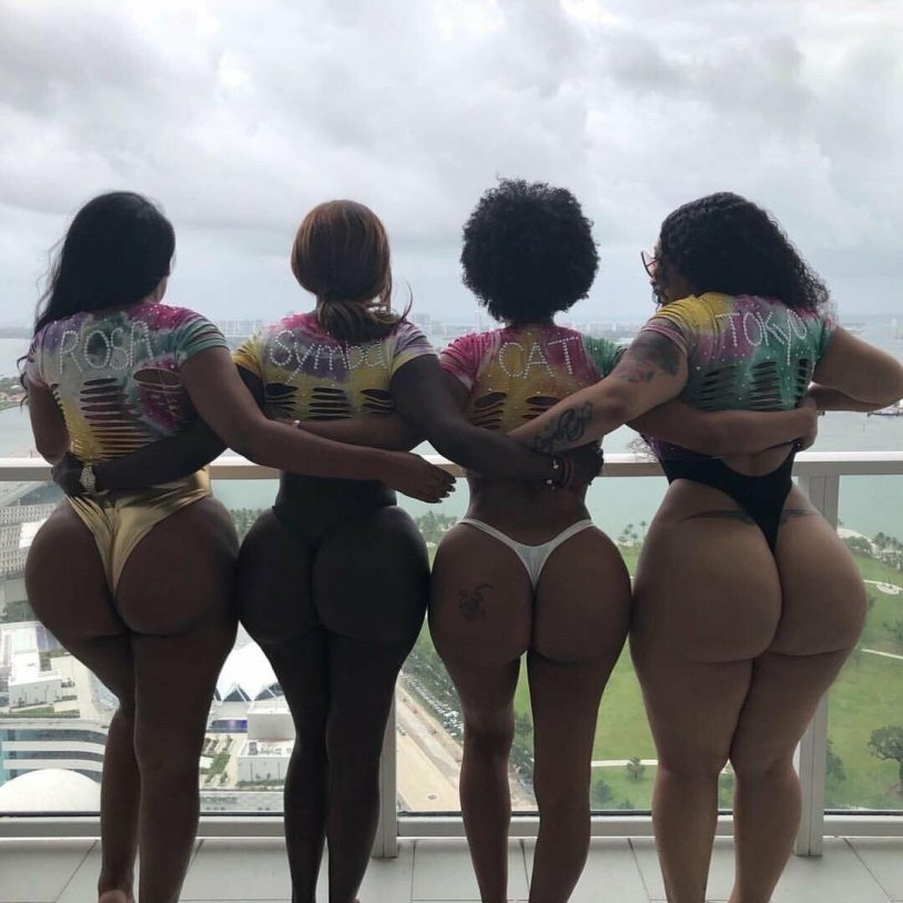 African with curly hair in leggings