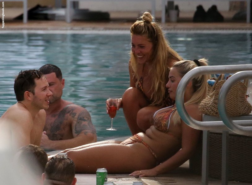 Ellie Brown photo nude