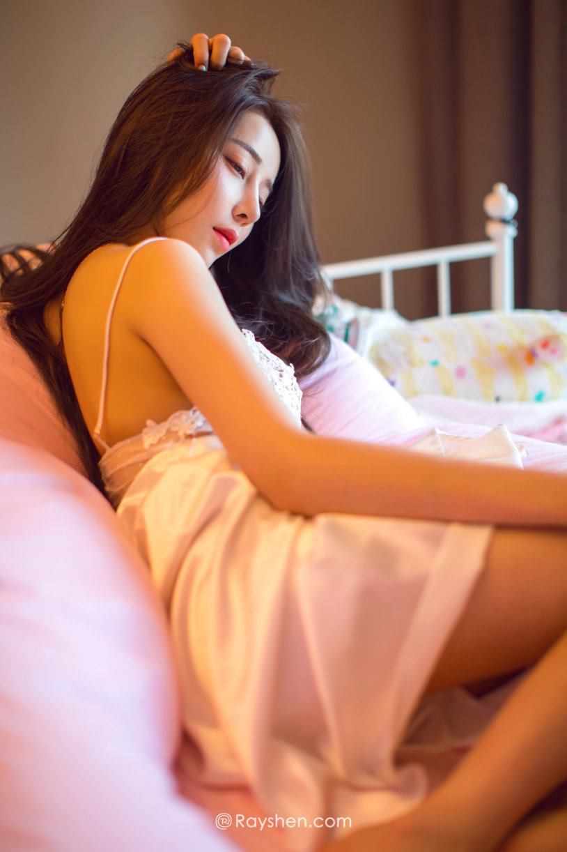 Manuela Korean model