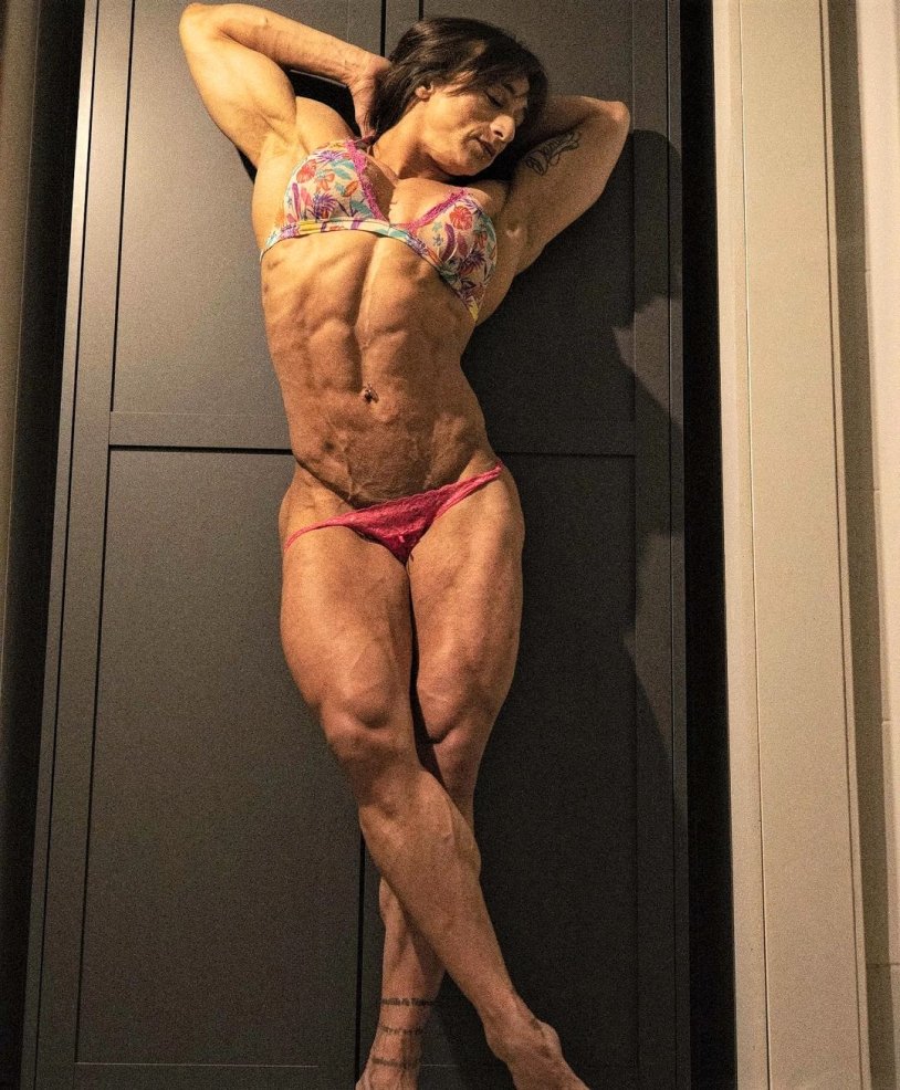 Karyn Bayres muscles