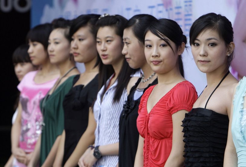 Chinese women in Russia