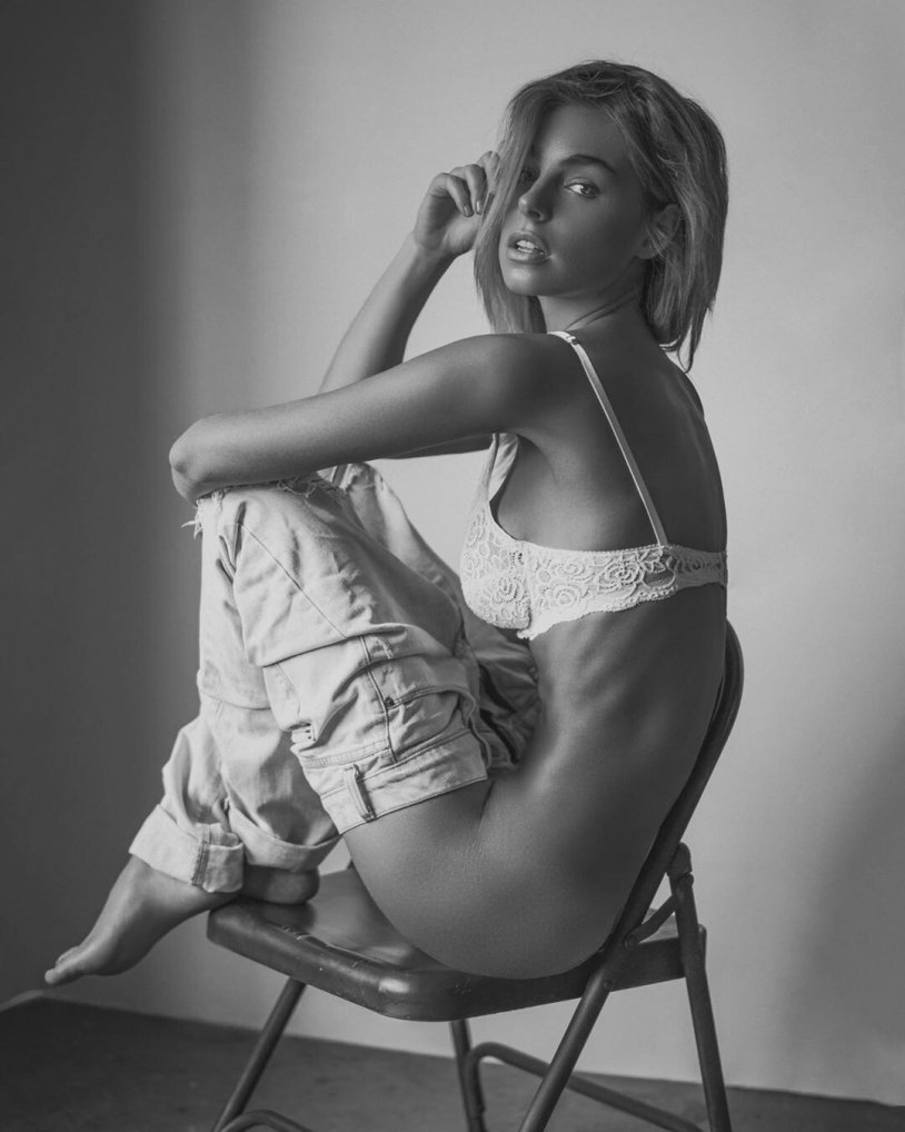 Elizabeth Turner hot