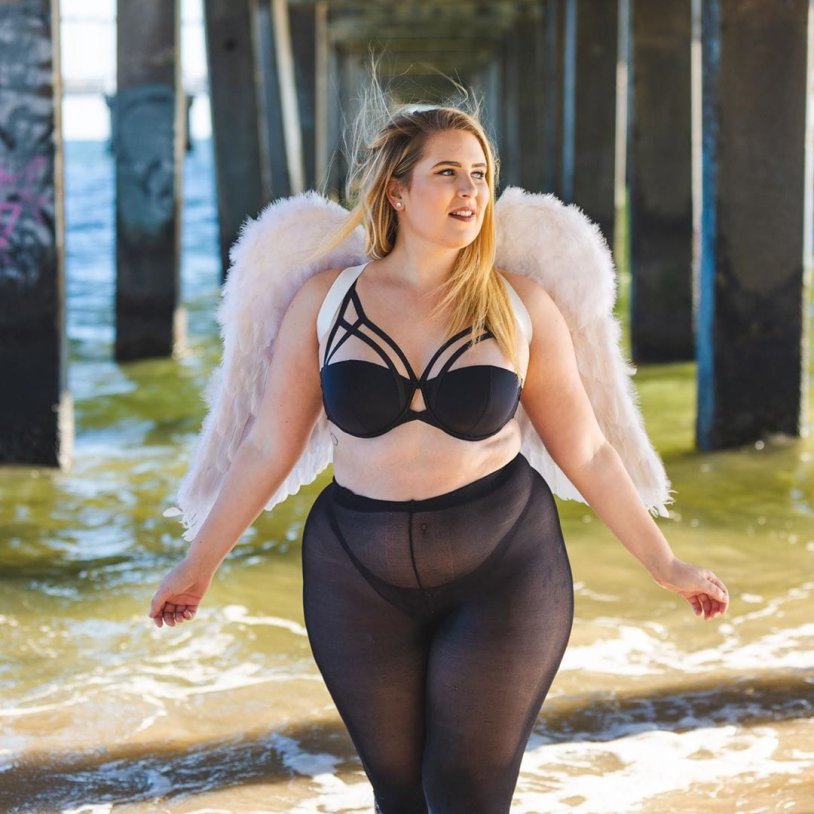 Model Plus Saise Sophie Turner