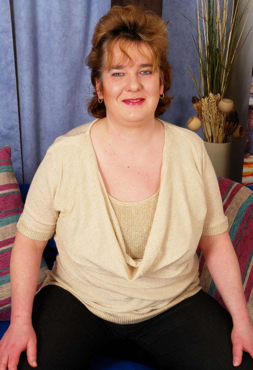 Mature bbw in shorts