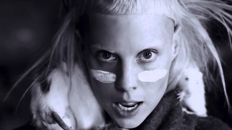 Dee Antvurd white eyelashes