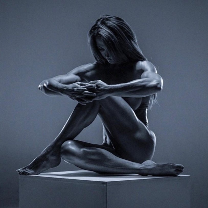 Madonna showed her bare chest