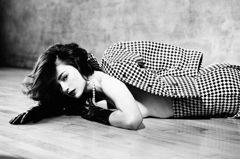 Crystal Reed hot