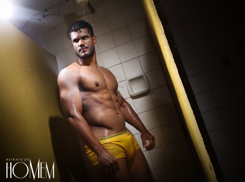 Hulk football player is naked