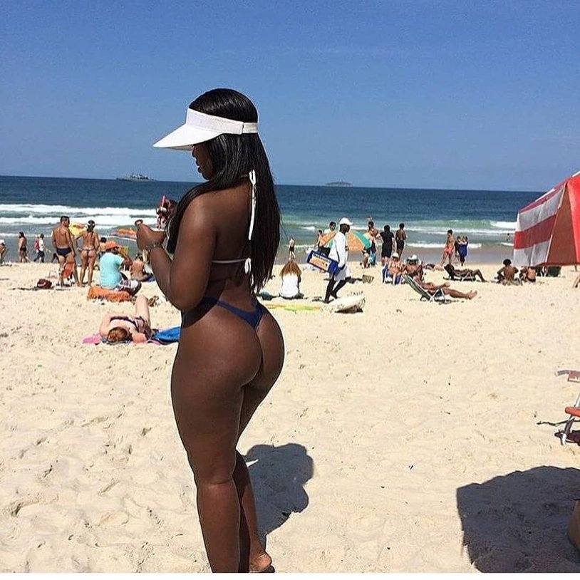 Big Booty on the beach