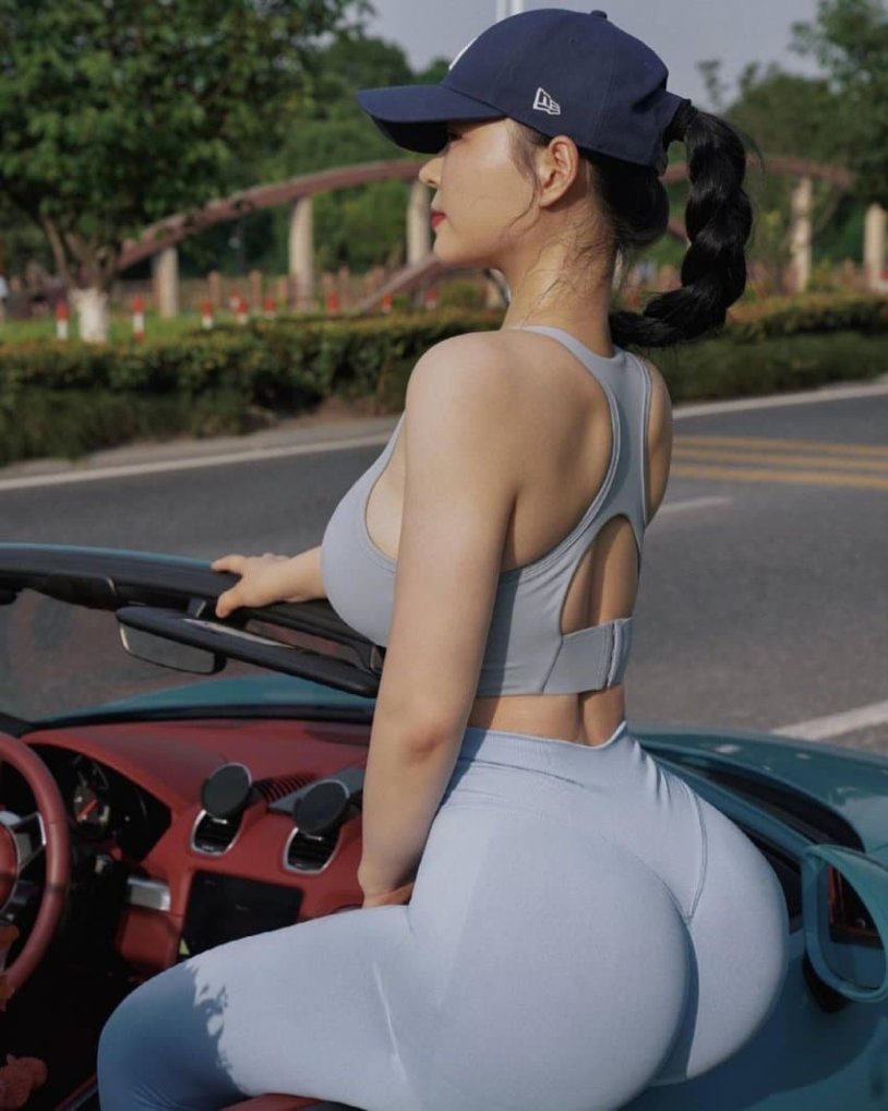 Instagram Asian Booty photo