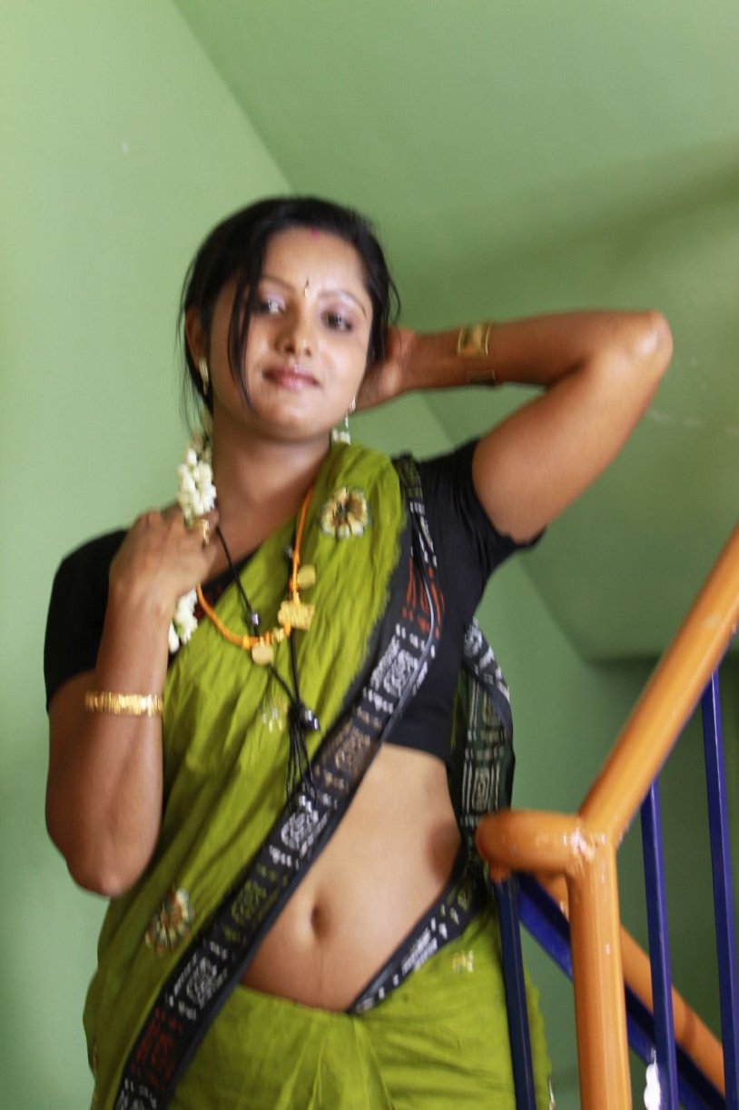 Dezi Hot Mokhini Bhabhi