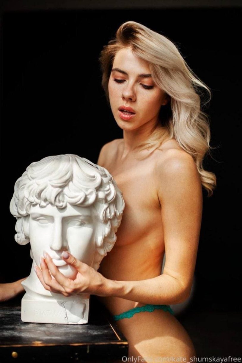 Katrin Shuman double Scarlett Johansson