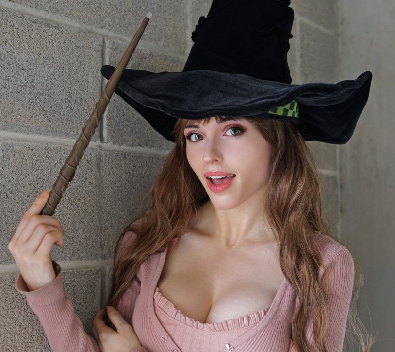Amouranth cosplay Hermione