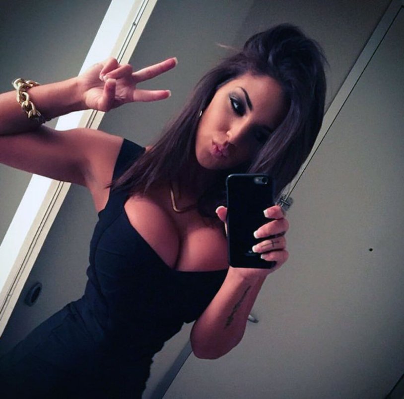 Selfies of girls are glamorous