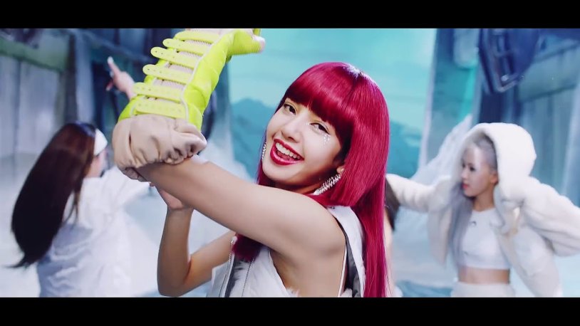 Lisa Black Pink Hai Like Zet