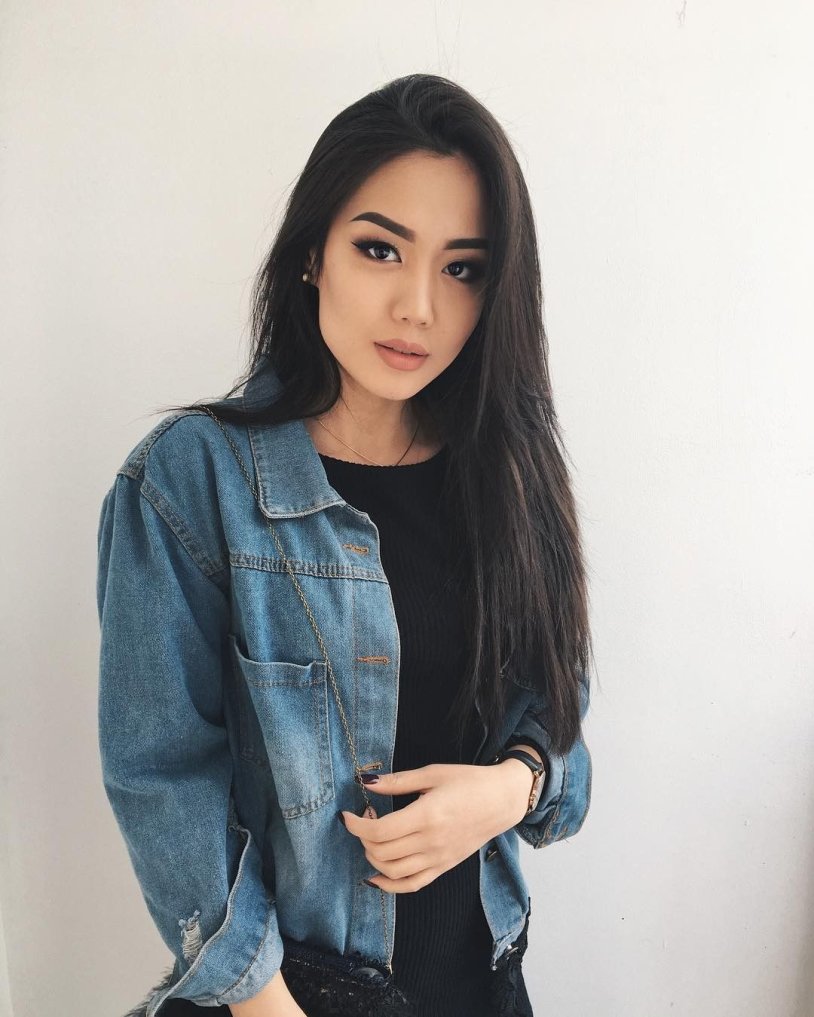 Aizhan Asemova with a guy