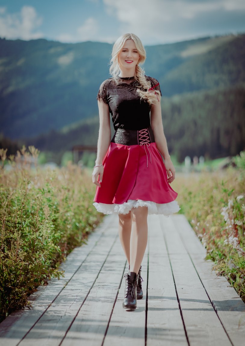 Melissa naschenwen Wikipedia