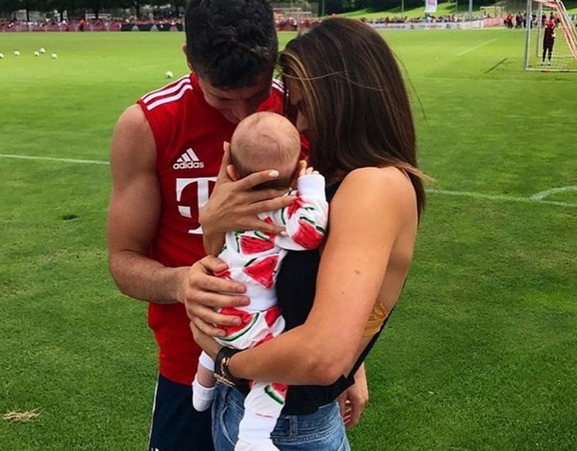 Robert Lewandowski's wife