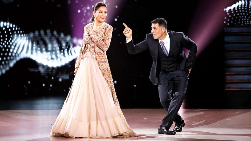 Akshay Kumar and Madhuri Dikshit