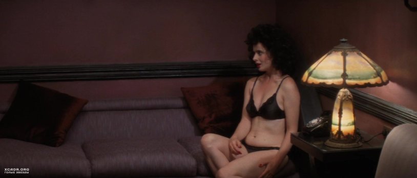 Isabella Rossellini naked blue velvet