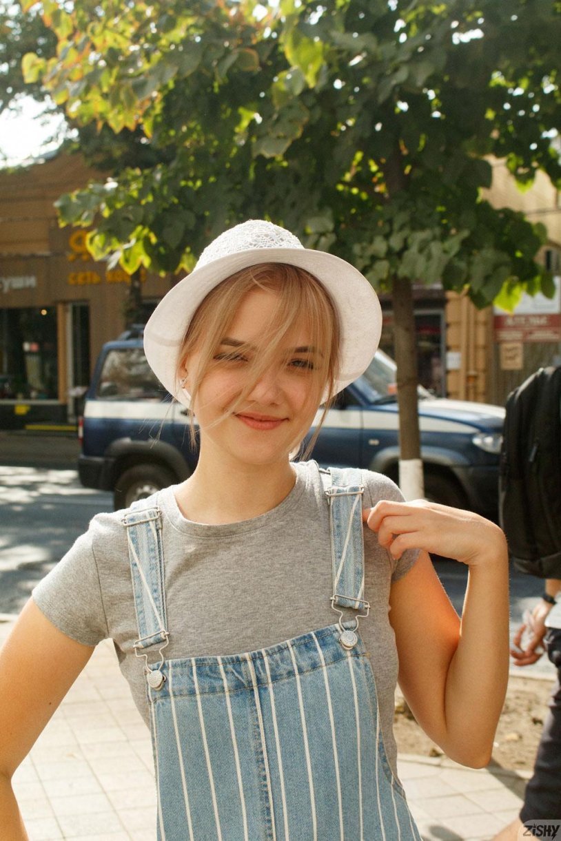 Victoria Minin Chanel Fenn