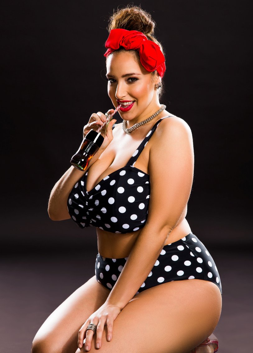 Model plus saz yonna kapone