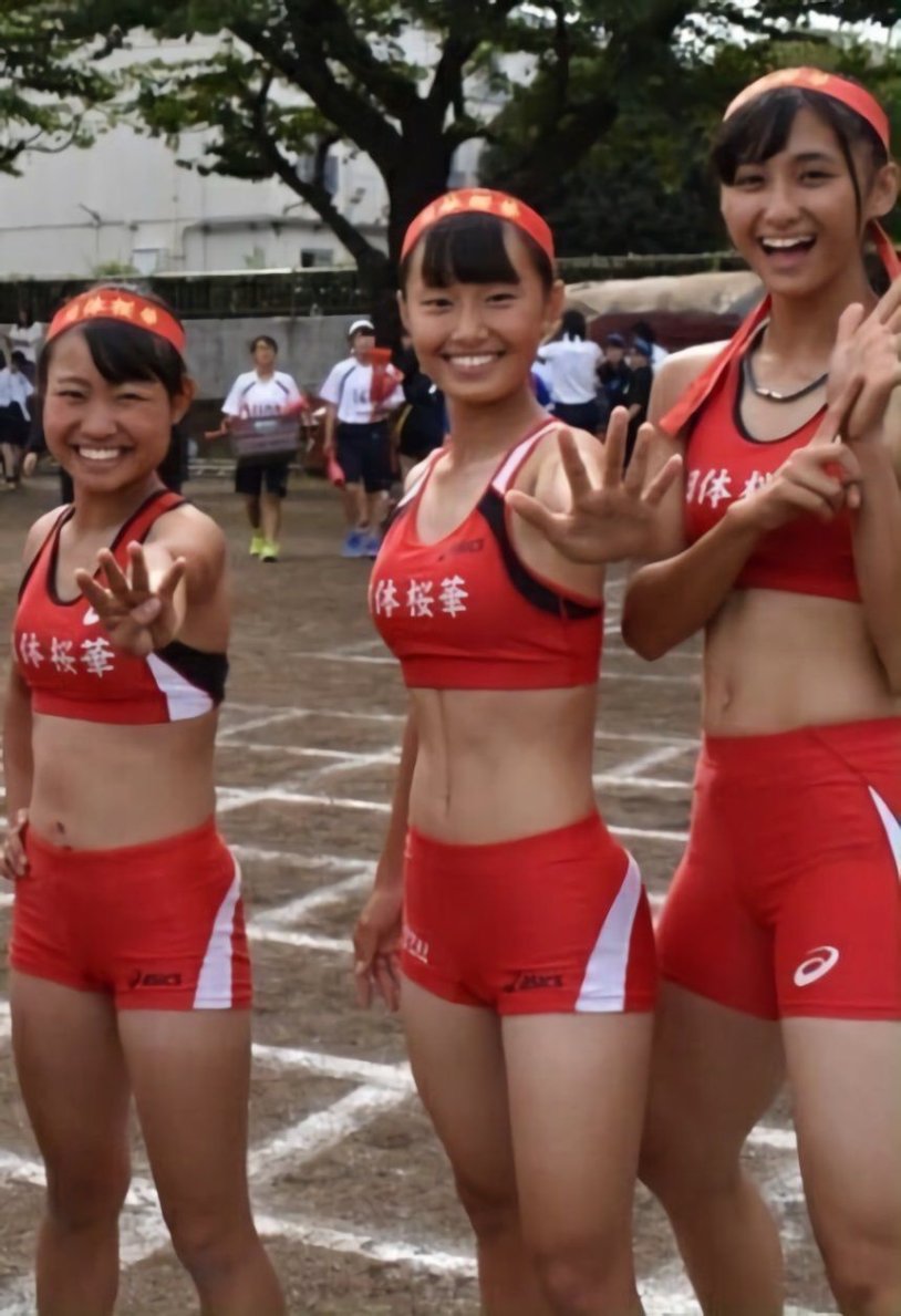 Kawasaki aya 競泳 着 着