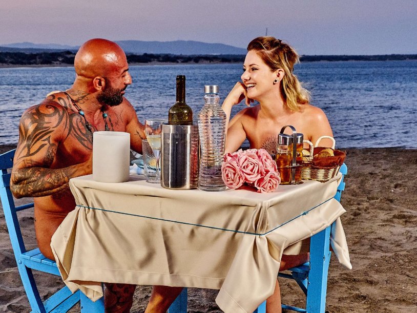 Adam is looking for Eve Noodlemagazine