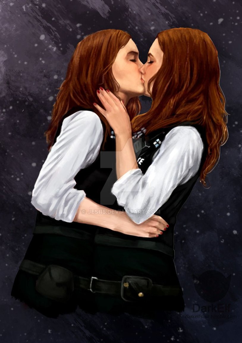 Hermione Granger and Ginny Weasley kiss