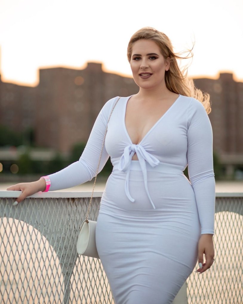 Sarah Tamim Model Plus