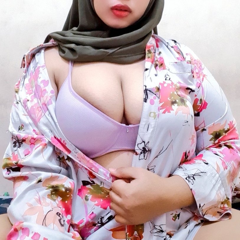 Big natural tits hijab