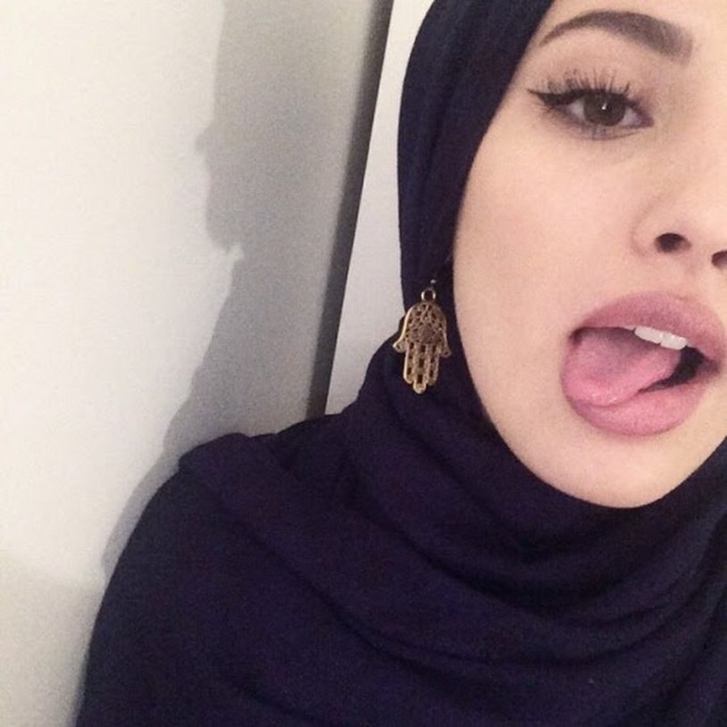 Arab girls selfie