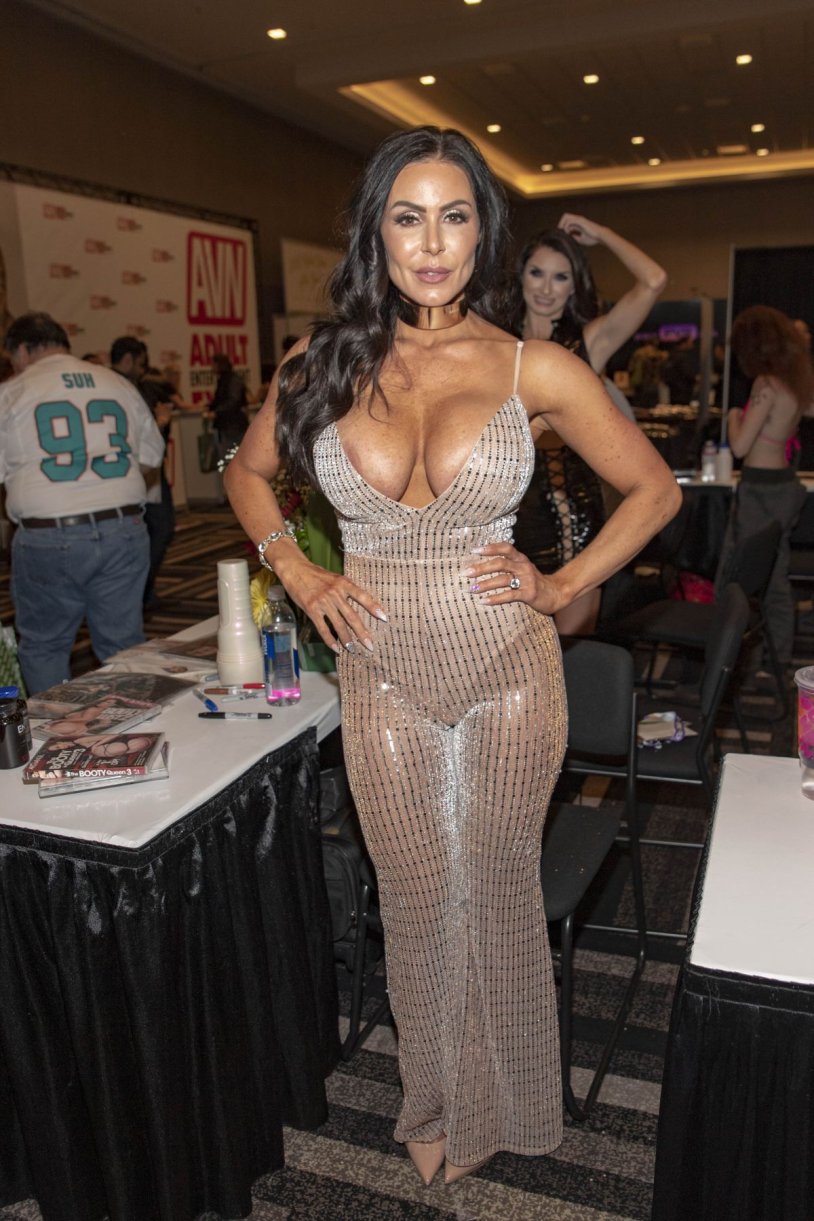 Kendra Last 2019 Avn Awards