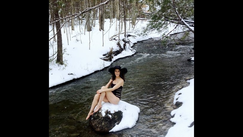 Boose girls in the snow