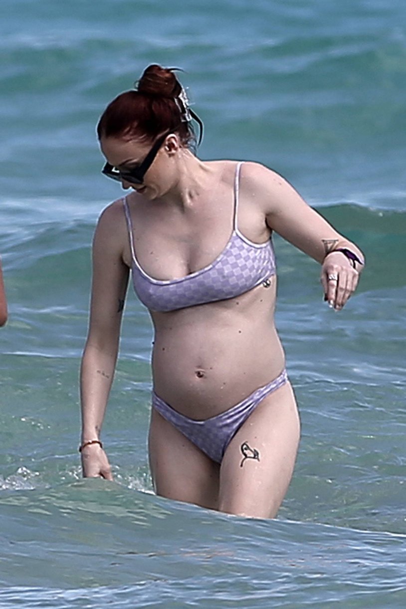 Sophie Turner Pregnant 2022