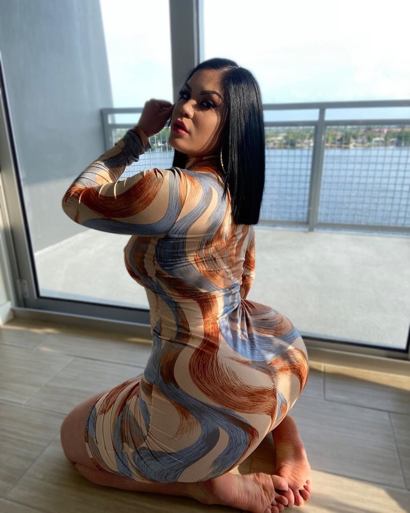 Sheila Fong Model Plus Saiz