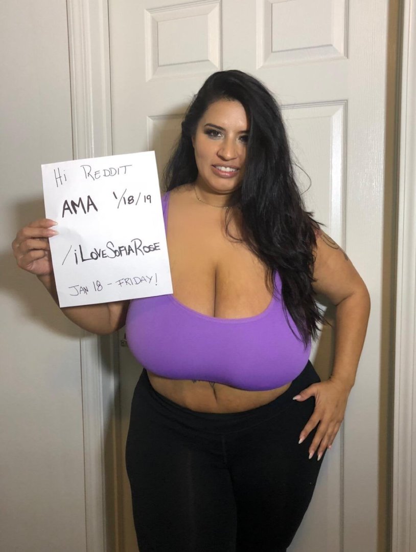 Model Plus Yasmin Fox