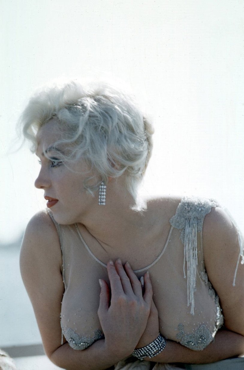 Merlin Monroe's chest