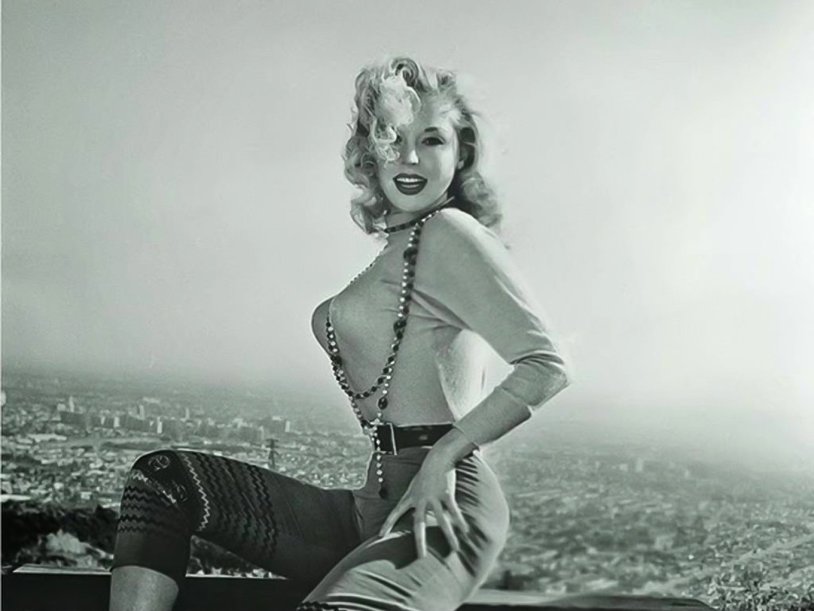 Betty Brosmer Figure