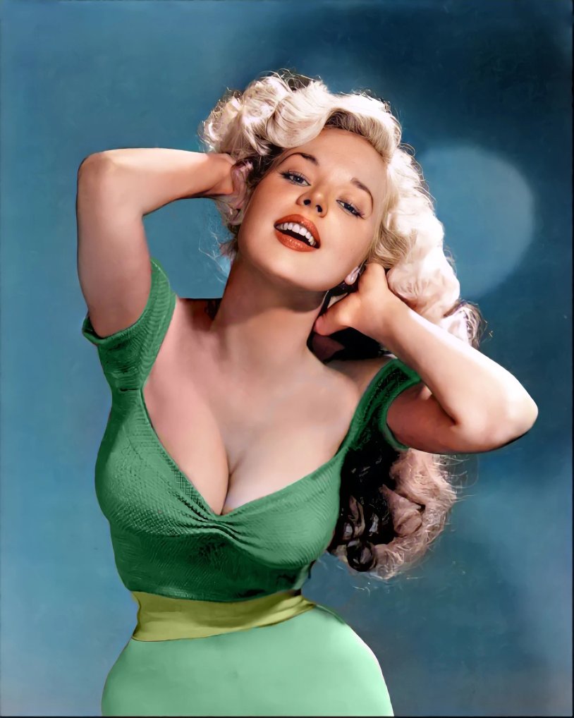 Betty Brosmer (Betty Brosmer)