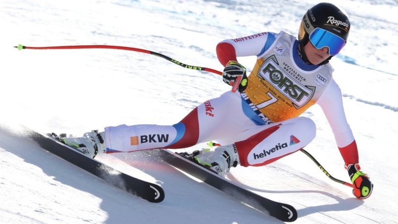 Lara Gut Mountain Ski