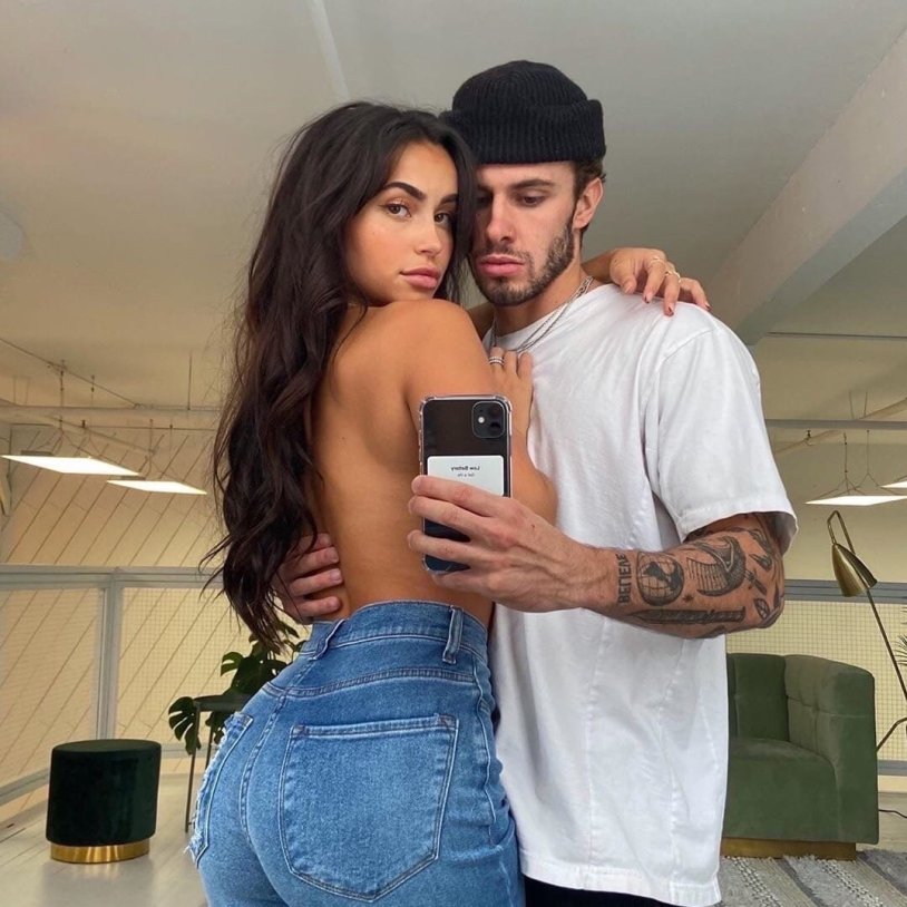 Claudia Tihan shagmag