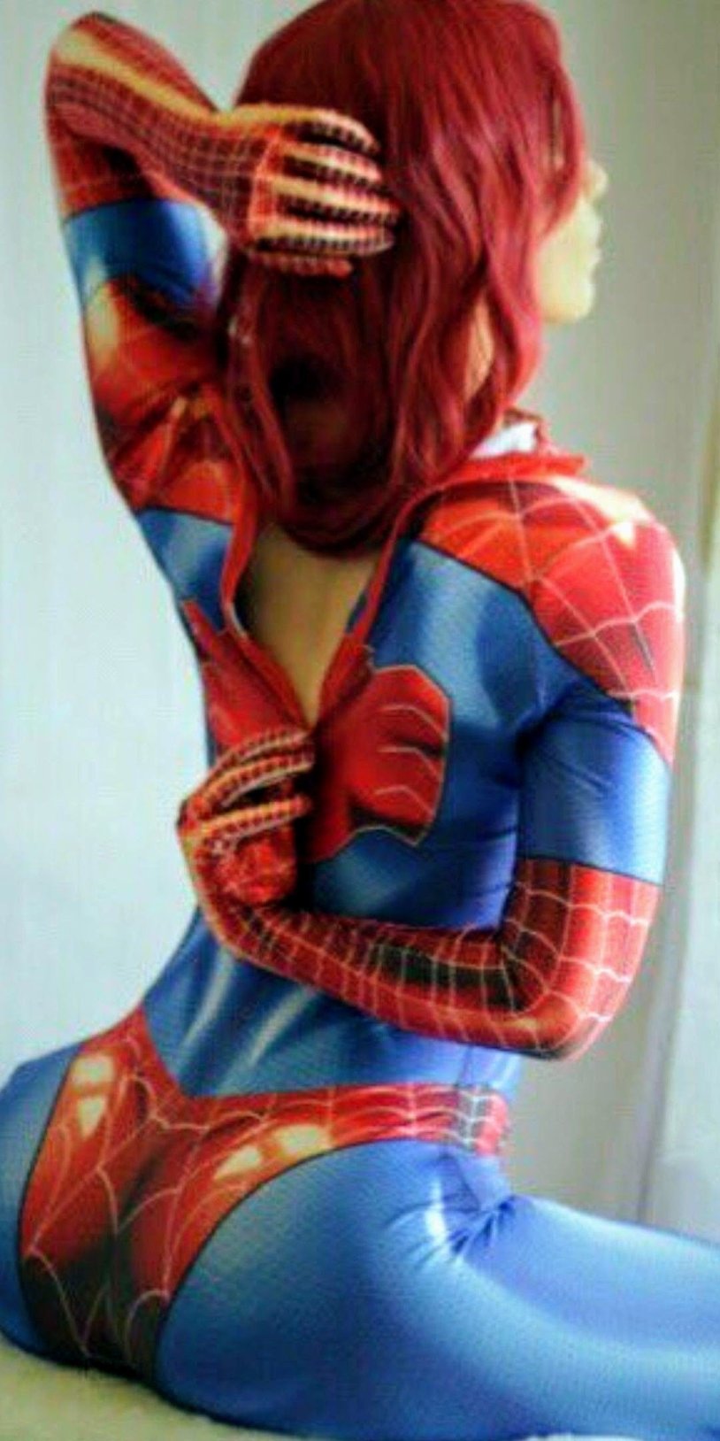 Cosplay spiderman girl